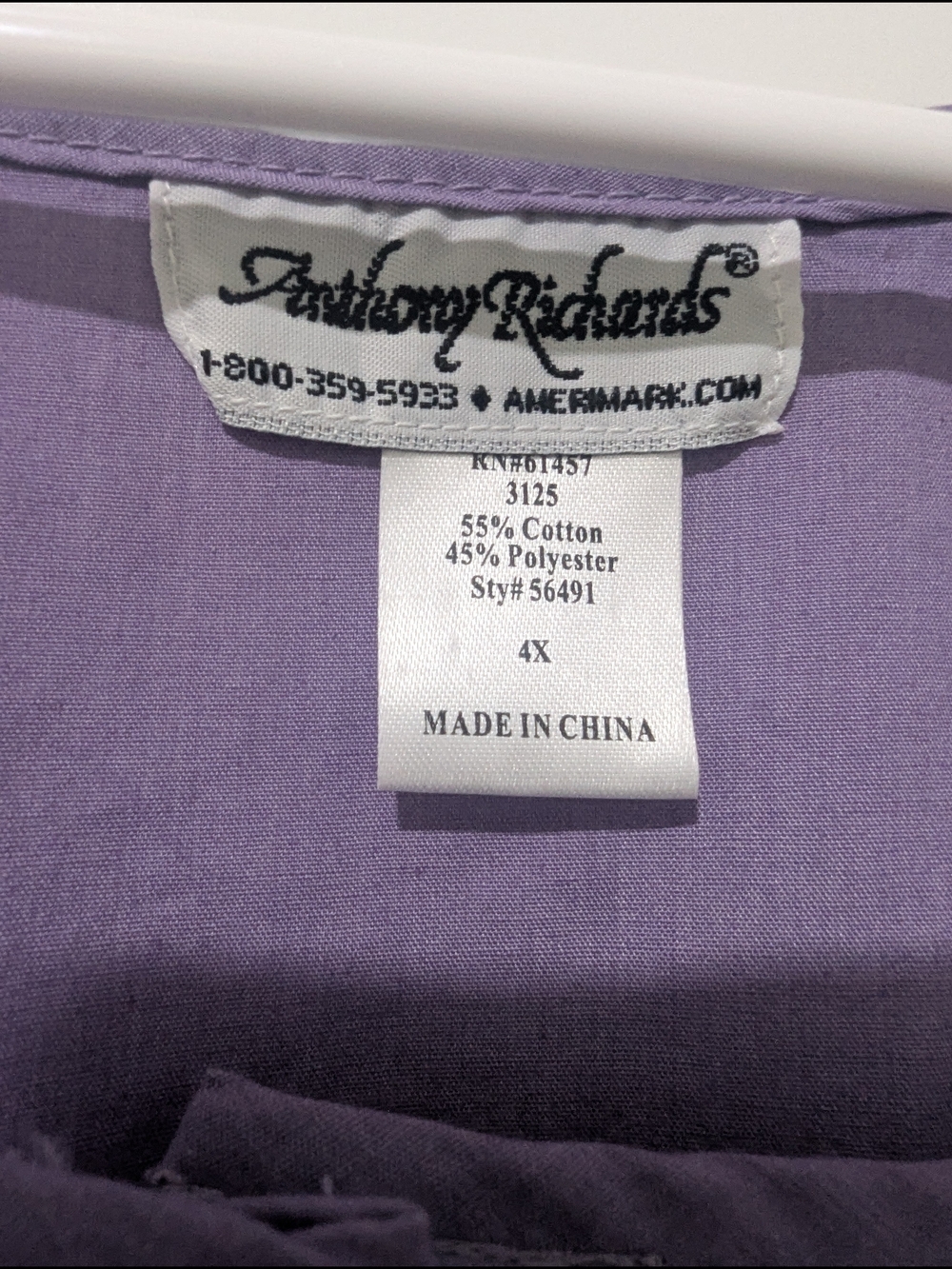 Vintage Lavender Button-Front House Dress with Embroidered Floral Detail - Picture 2 of 8